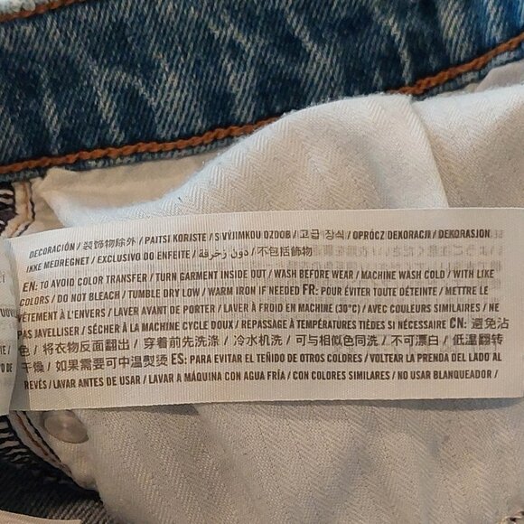 Abercrombie & Fitch Curve Love High Rise Distressed Denim Mom Shorts Size 31/12 - Picture 7 of 8